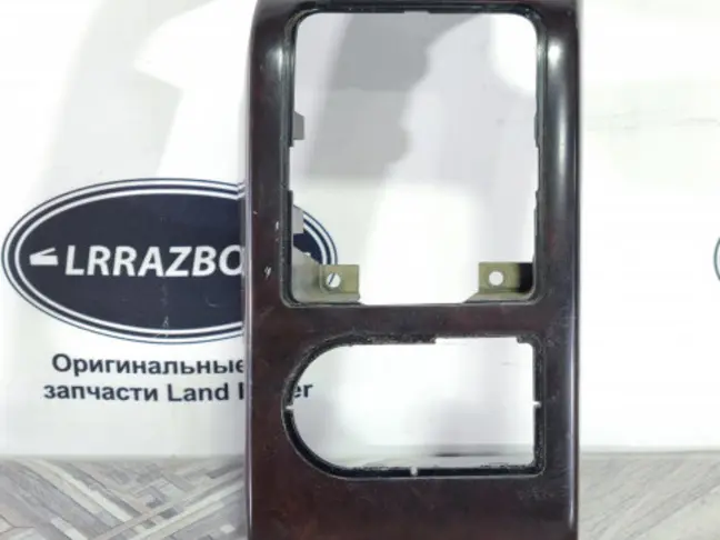 Вставка правая торпеды Land Rover Range Rover L322