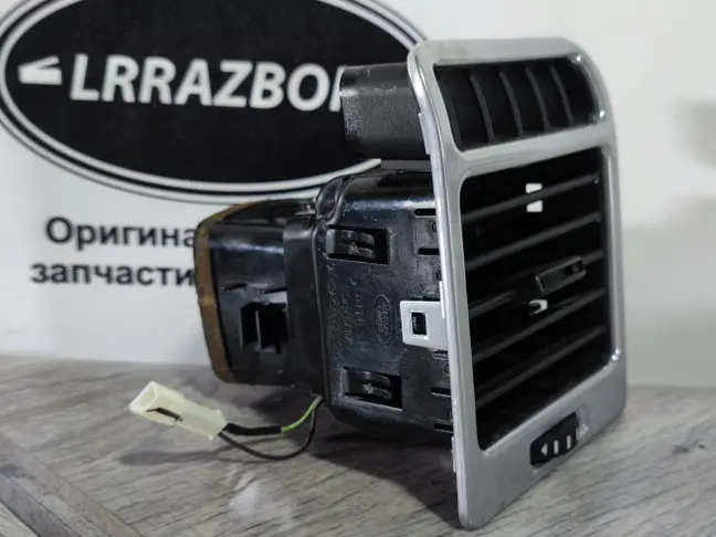 Дефлектор левый Land Rover Range Rover L322