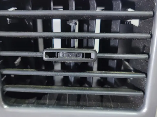 Дефлектор левый Land Rover Range Rover L322