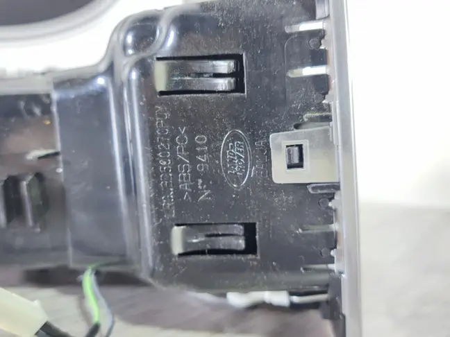 Дефлектор левый Land Rover Range Rover L322