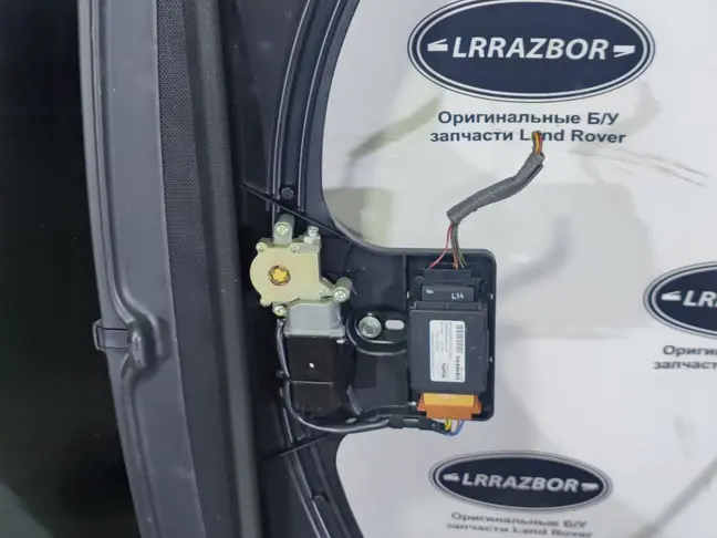 Люк в сборе электрический DISCOVERY 3/4 L319