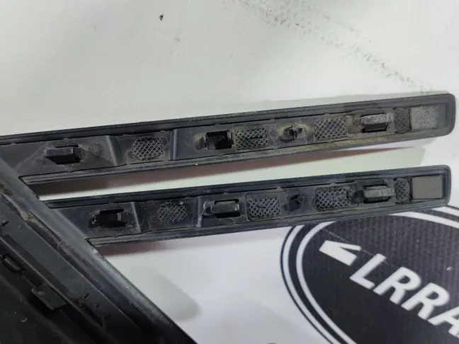 Решетка жабра правая Range Rover Sport 2 L494