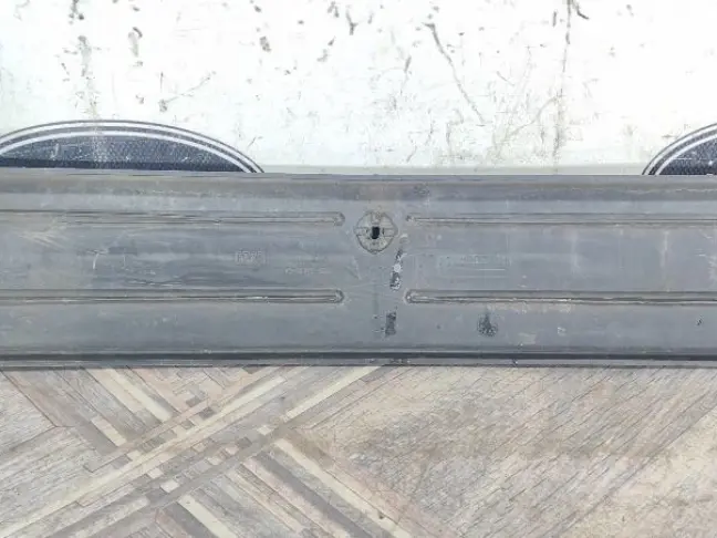 Рамка номера Range Rover Sport L320