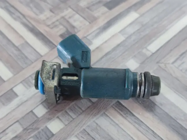 Форсунка топливная Range Rover L322 4.2 бензин