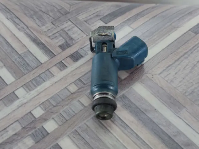 Форсунка топливная Range Rover L322 4.2 бензин