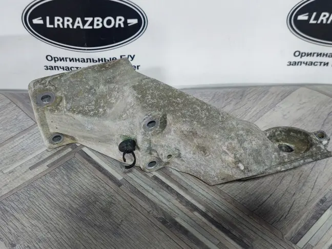 Кронштейн двигателя правый Range Rover 3 L322 4.2