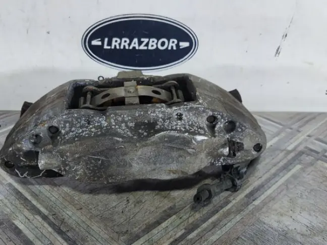 Суппорт правый передний Range Rover 3 L322