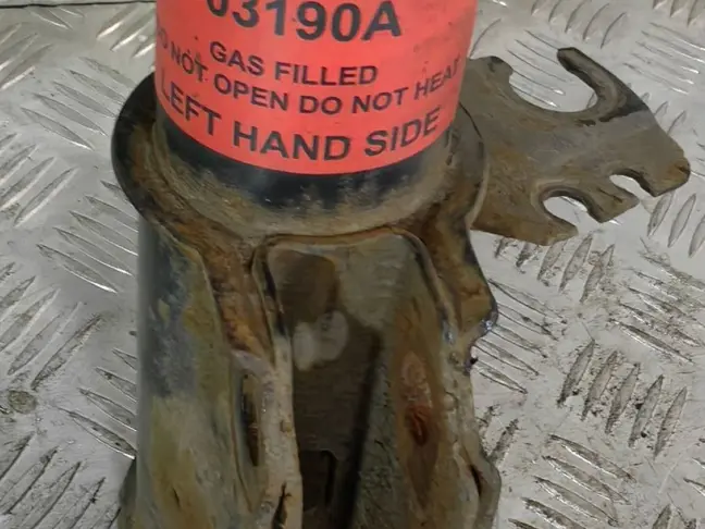 Стойка в сборе левая передняя Range Rover 3 L322