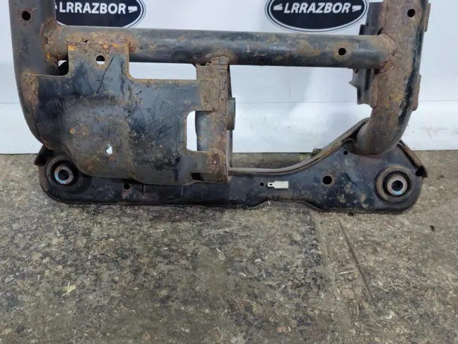 Подрамник раздаточной коробки Range Rover L322