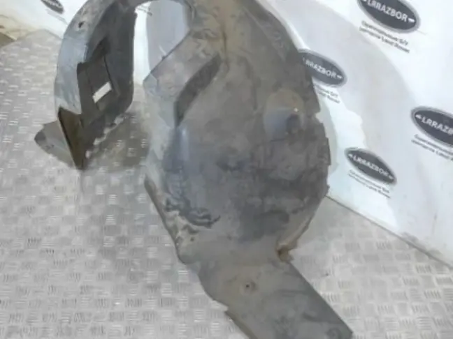 Подкрылок передний правый Range Rover L322 05-12