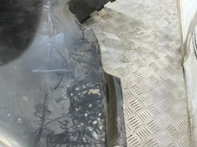 Подкрылок передний правый Range Rover L322 05-12