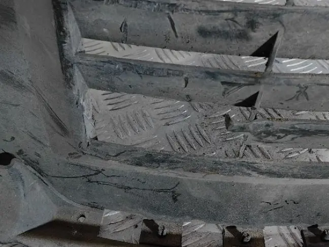 Подкрылок передний правый Range Rover L322 05-12