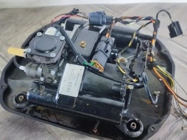 Компрессор пневмоподвески Range Rover L322 05-11