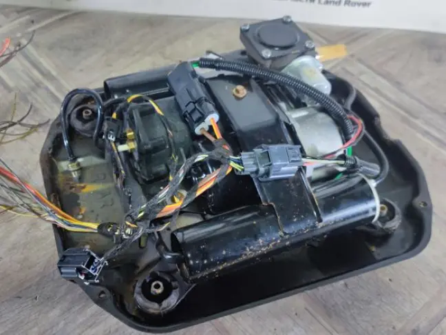 Компрессор пневмоподвески Range Rover L322 05-11