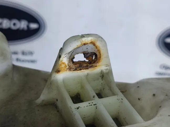 Бачок омывателя в сборе Range Rover L322 2006-2012