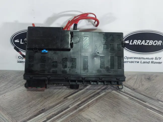 Блок предохранителей салонный Range Rover L322 05+
