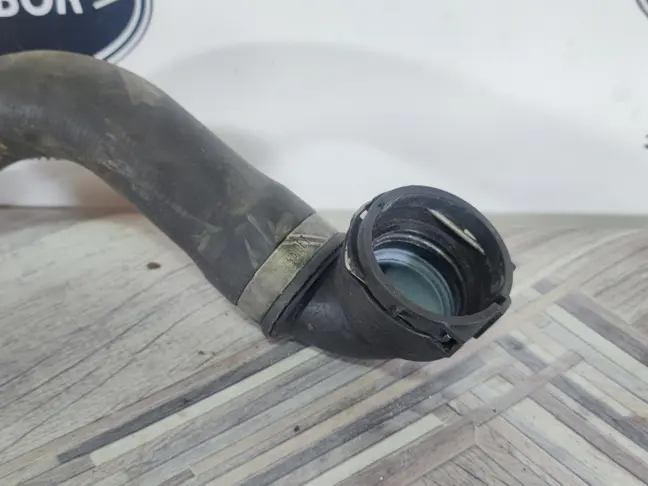 Патрубок системы охлаждения Range Rover L322 02-09