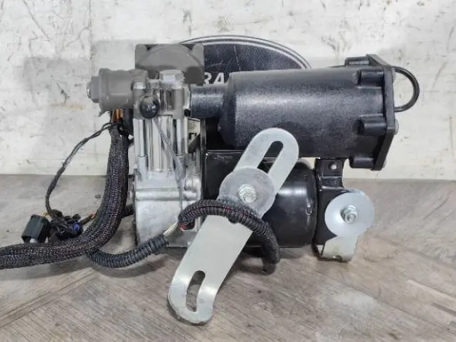 Компрессор пневмоподвески Range Rover L322 05-11