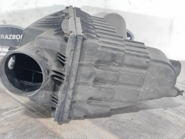 Корпус воздушного фильтра Range Rover L322 4.2