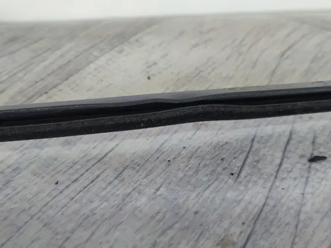 Молдинг стекла переднего правого Range Rover L322