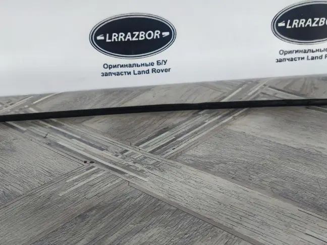 Молдинг стекла переднего правого Range Rover L322