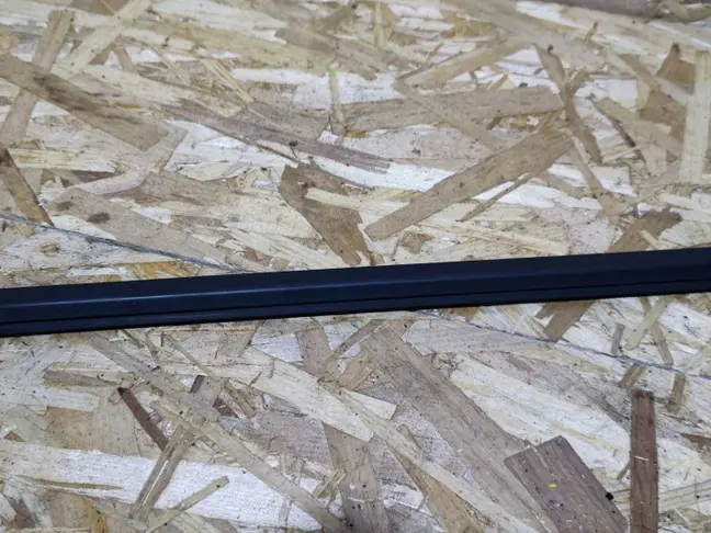 Молдинг стекла заднего левого Range Rover L322