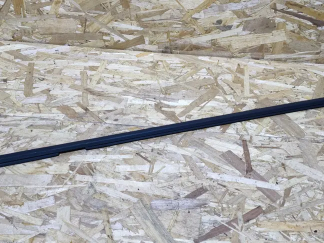 Молдинг стекла заднего левого Range Rover L322