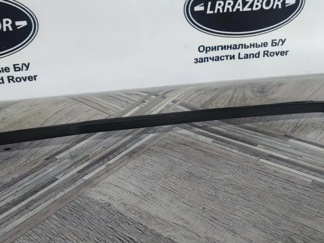 Молдинг стекла заднего правого Range Rover L322