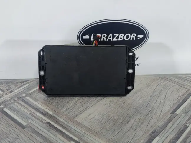 Блок предохранителей в багажнике Range Rover L322