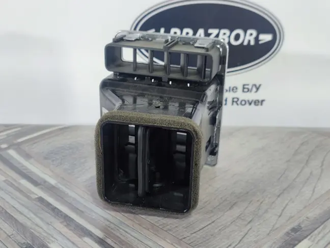 Дефлектор правый Land Rover Range Rover L322