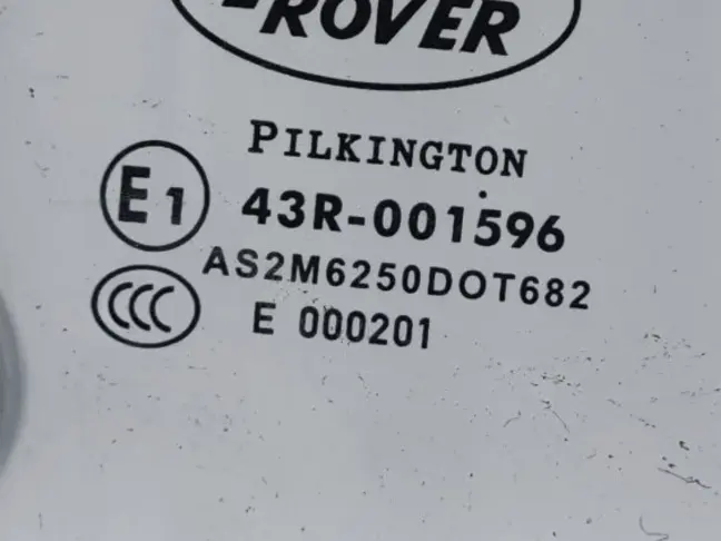 Стекло двери передней правой Range Rover L322