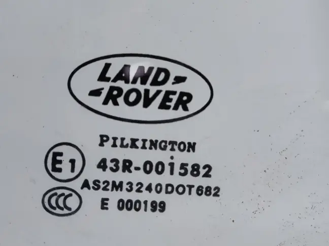 Стекло двери задней правой Range Rover L322 02-12
