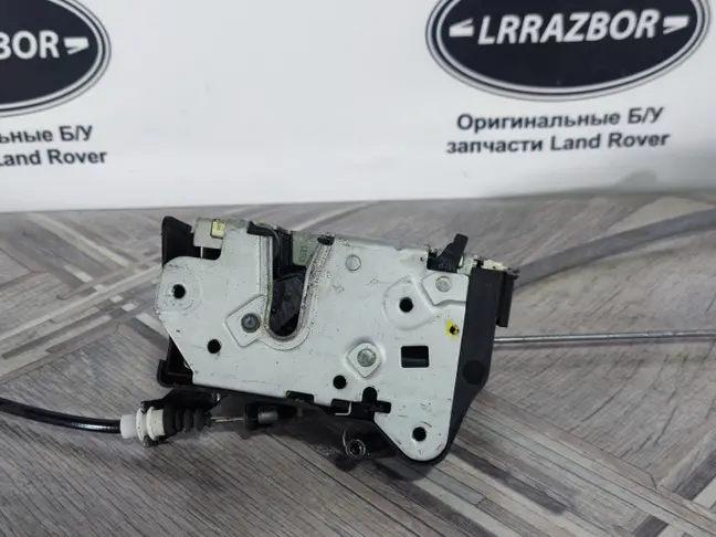 Замок двери задний правый Range Rover L322