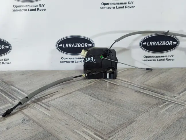 Замок двери задний левый Range Rover L322