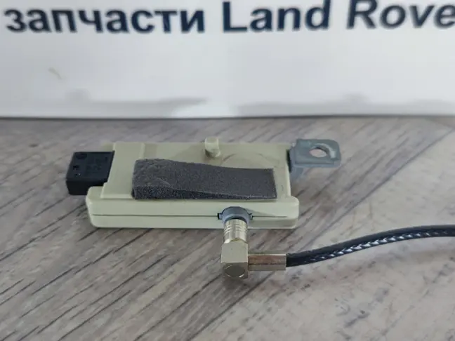 Усилитель FM антенны Range Rover 3 L322 2002-2012