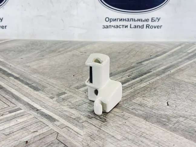 Крючок козырька левый Range Rover L322 02-12