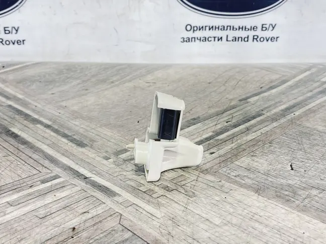 Крючок козырька левый Range Rover L322 02-12