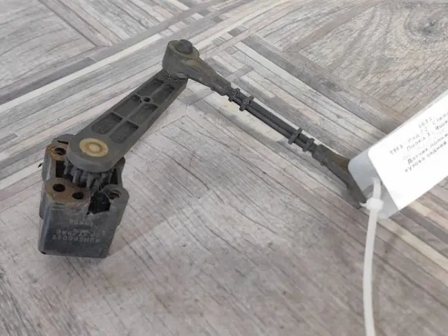 Датчик задний правый кузова Land Rover Discovery 3