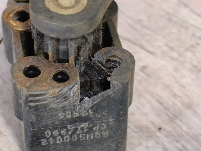 Датчик задний правый кузова Land Rover Discovery 3