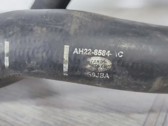 Патрубок охлаждения DISCOVERY 4 L319 09-15