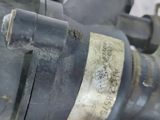 Патрубок охлаждения DISCOVERY 4 L319 09-15