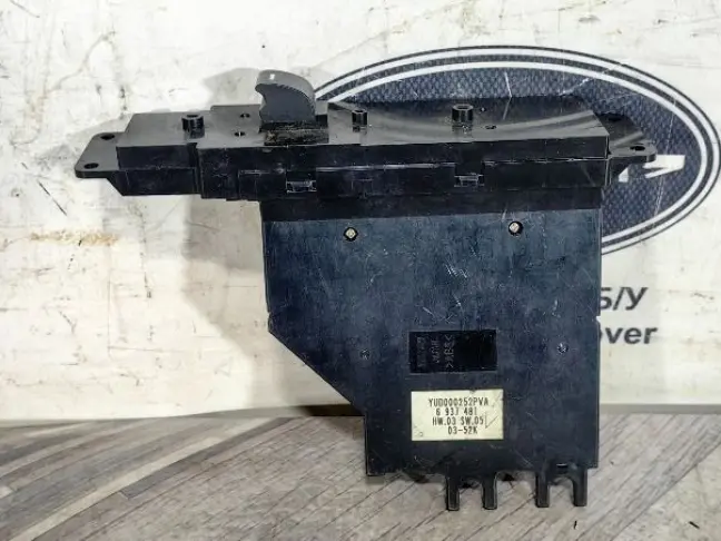 Блок кнопки стеклоподъемника Range Rover 3