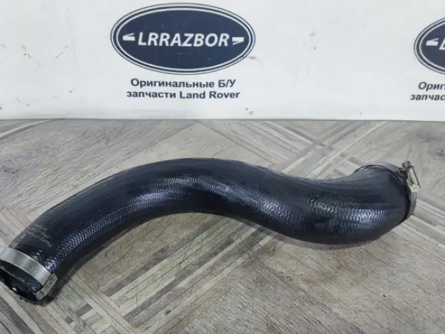 Патрубок верхний правый Range Rover L322 3.6
