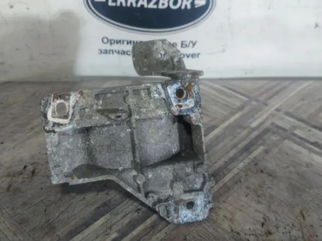 Кронштейн компрессора подвески Хитачи L319 L320