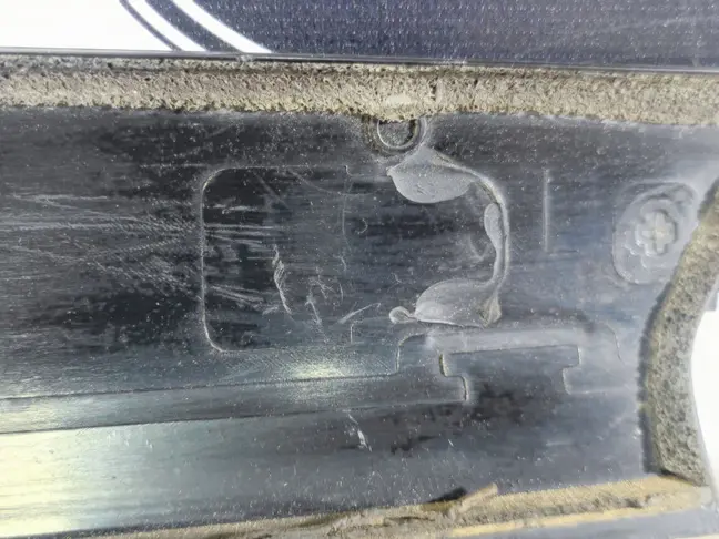 Молдинг стойки лобового стекла левый DISCOVERY 3