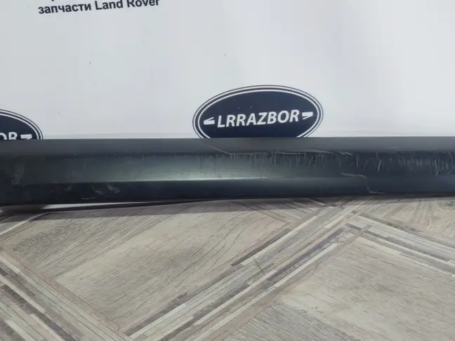 Молдинг стойки лобового стекла левый DISCOVERY 3