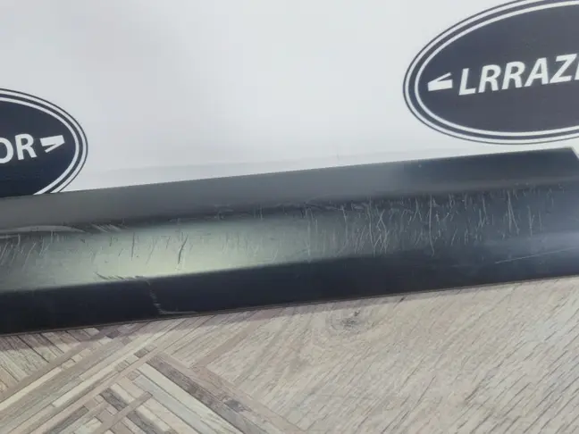 Молдинг стойки лобового стекла левый DISCOVERY 3