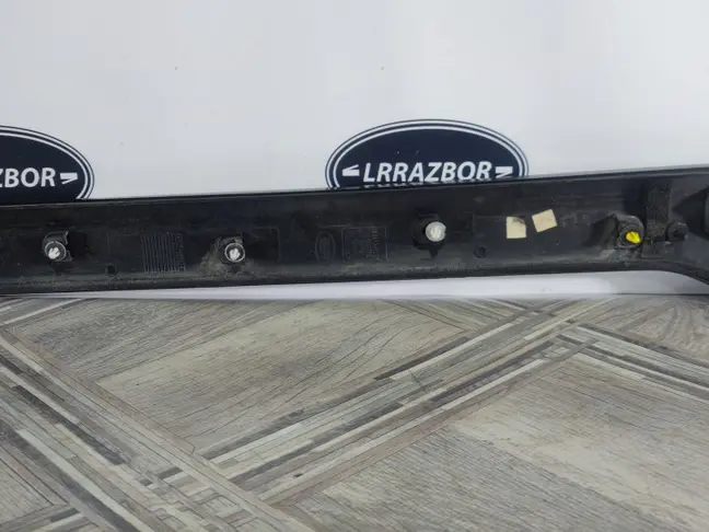 Молдинг стойки лобового стекла левый DISCOVERY 3