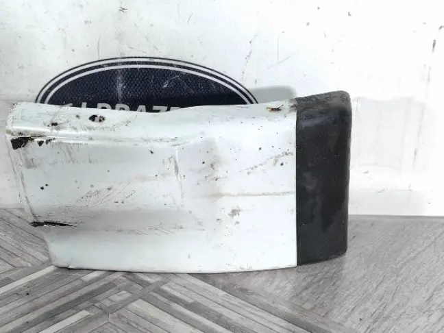 Молдинг крыла правый Land Rover Freelander 2 2.2