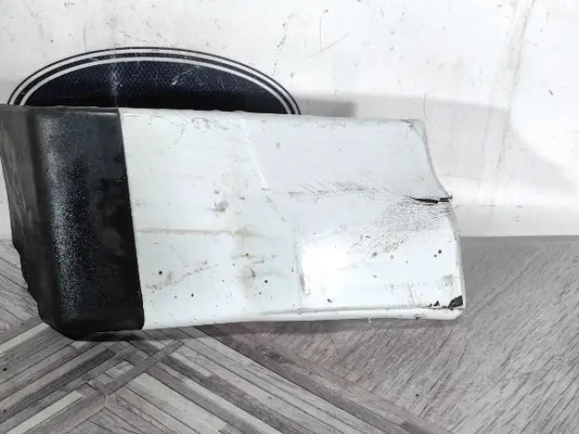 Молдинг крыла правый Land Rover Freelander 2 2.2